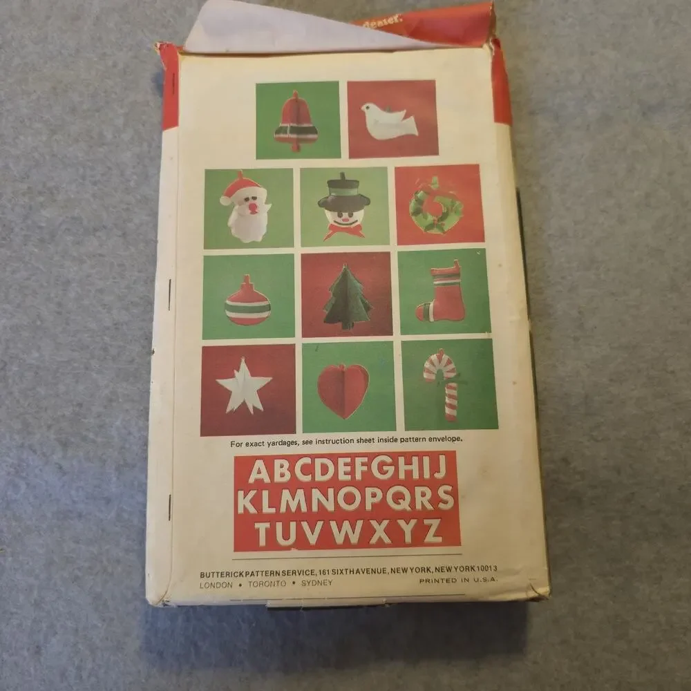 Butterick 5093 Christmas Stockings Ornaments Garland‎ Wreath Vintage Pattern